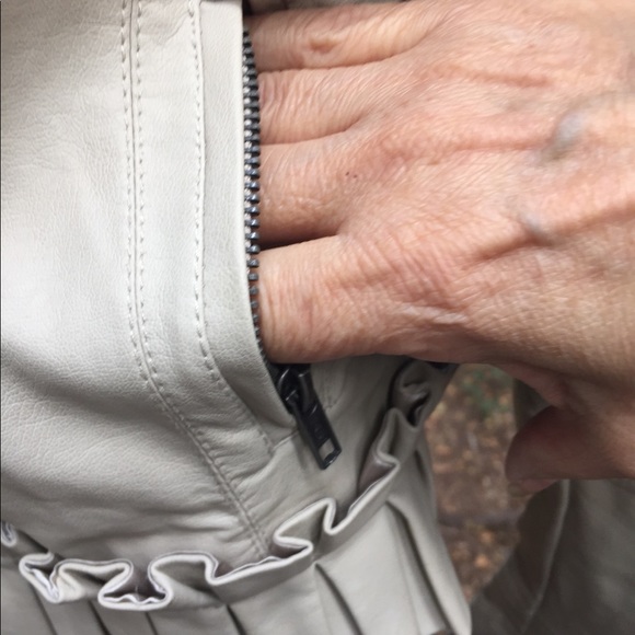 Bagatelle  creamy faux leather cropped oatmeal jacket ,HP 26-4 - Picture 10 of 16